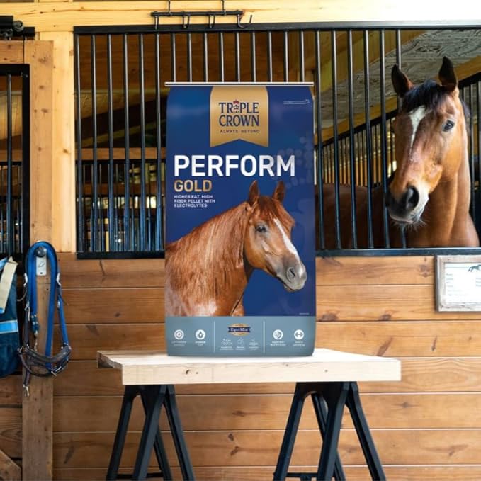 Triple Crown Perform Gold Horse Feed, High-Fat Horse Supplement, Horse Food Ideal for Performance Horses, 50 lbs