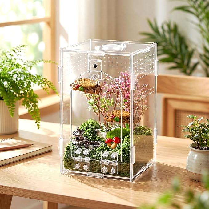 Jumping Spider Enclosure with Habitat Mini Figurines Set Acrylic Terrarium Habitat Mini Jumping Spider House Decorations for Tarantulas Snail Mantis Small Reptiles(Side Door)