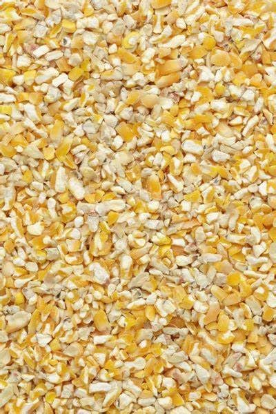 Kaytee Cracked Corn 4 Lbs.