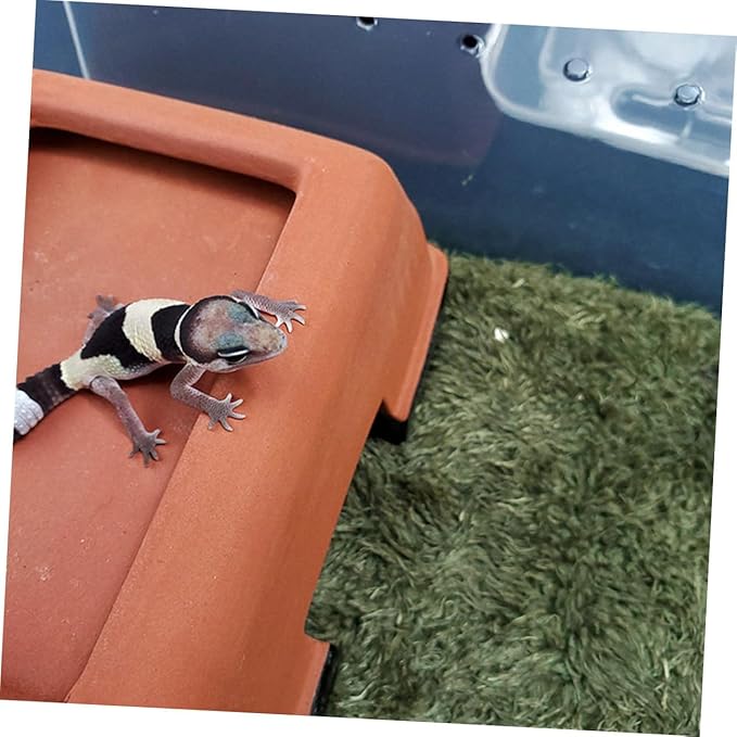 Happyyami Realistic Fake Grass Iguana Cage Decor Turtle Aquarium Reptile Tank Background Heat-Preserving Reptile Supply
