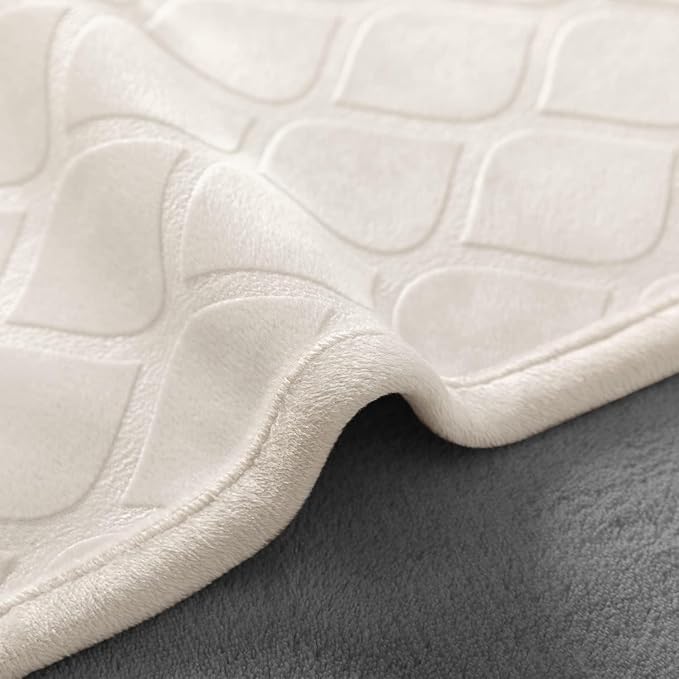 fuguitex Waterproof Dog Blanket Bed Cover Dog Crystal Velvet Moroccan Fuzzy Cozy Plush Pet Blanket Throw Blanket for Couch Sofa(82 * 102 inch, Cream+Grey)