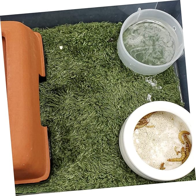 GANAZONO Household Reptile Carpet Liner Mat Soft and Breathable Fake Grass Bedding for Reptile Terrarium Moisture-Absorbing Habitat Cushion for Tortoises Lizards and Amphibians