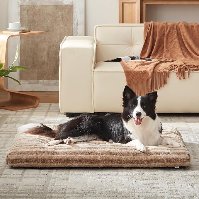 FURTIME Washable Small Dog Bed, Deluxe Dog Crate Beds Comfy Fluffy Kennel Pad Anti-Slip Pet Sleeping Mat for Puppy/Cat, Machine Washable Dogs Pillow, 23"x18"x3", Brown